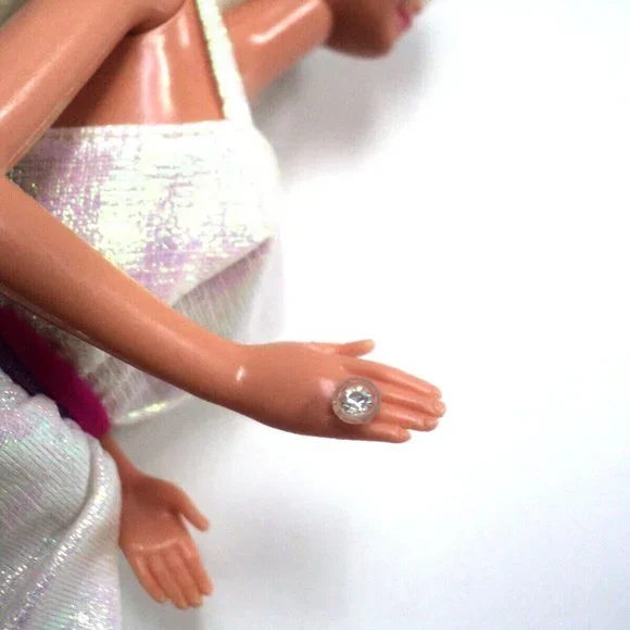Barbie Crystal Superstar Doll 1966 White Iridescent Gown Defects-Leg Spots - Picture 12 of 12